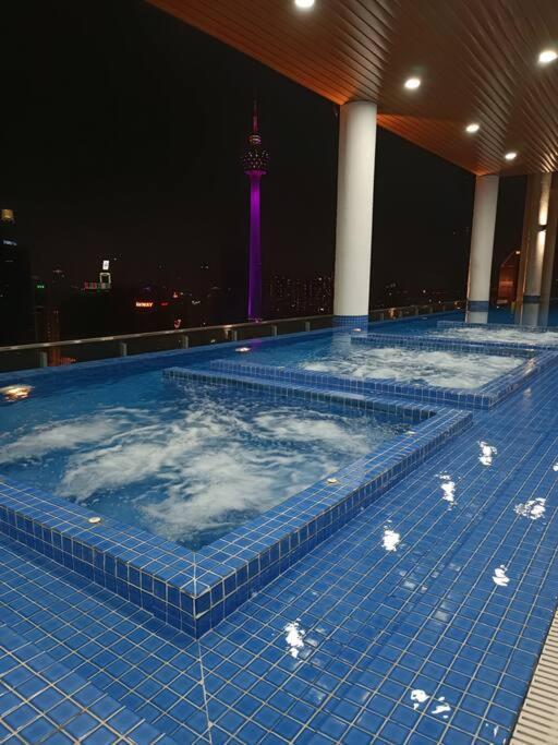 Cls 16b Klcc Balcony View Pangsapuri Kuala Lumpur