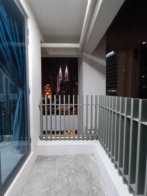 Cls 16b Klcc Balcony View Pangsapuri
